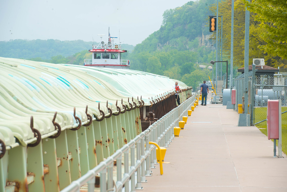 Mississippi lock and dam