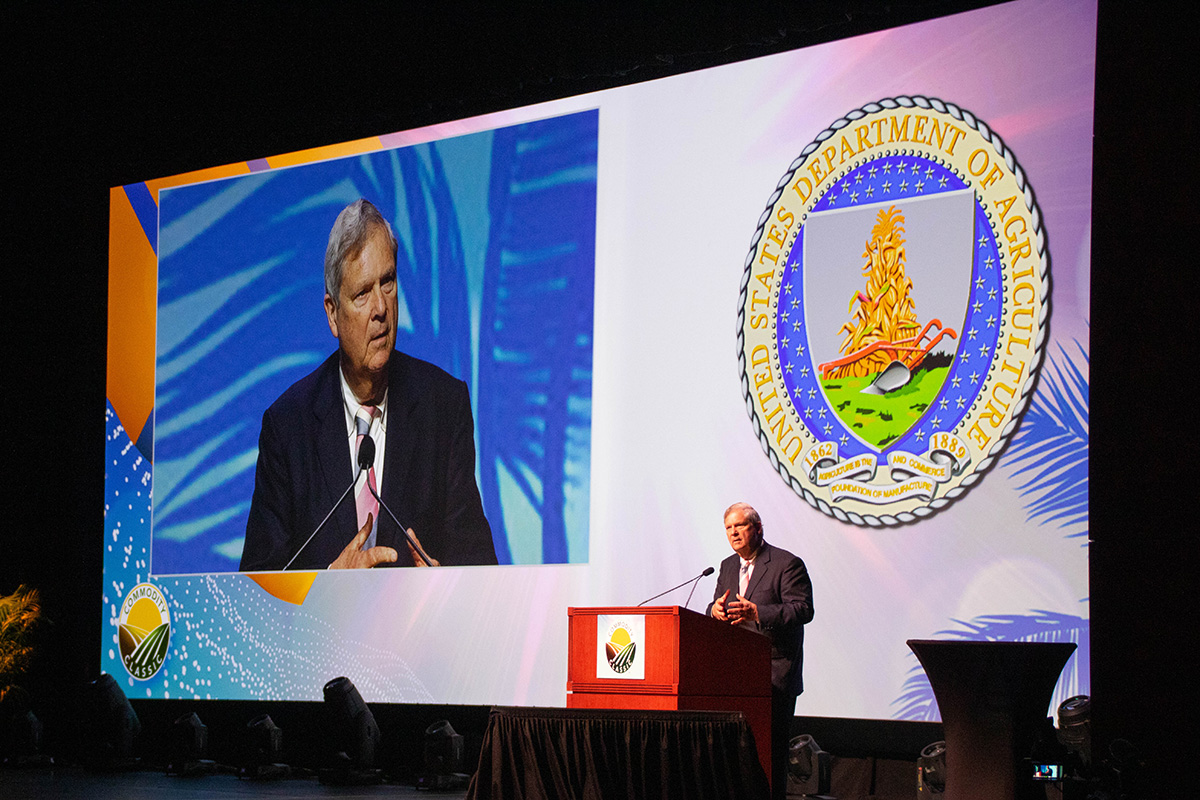 Tom Vilsack speaking at Commodity Classic