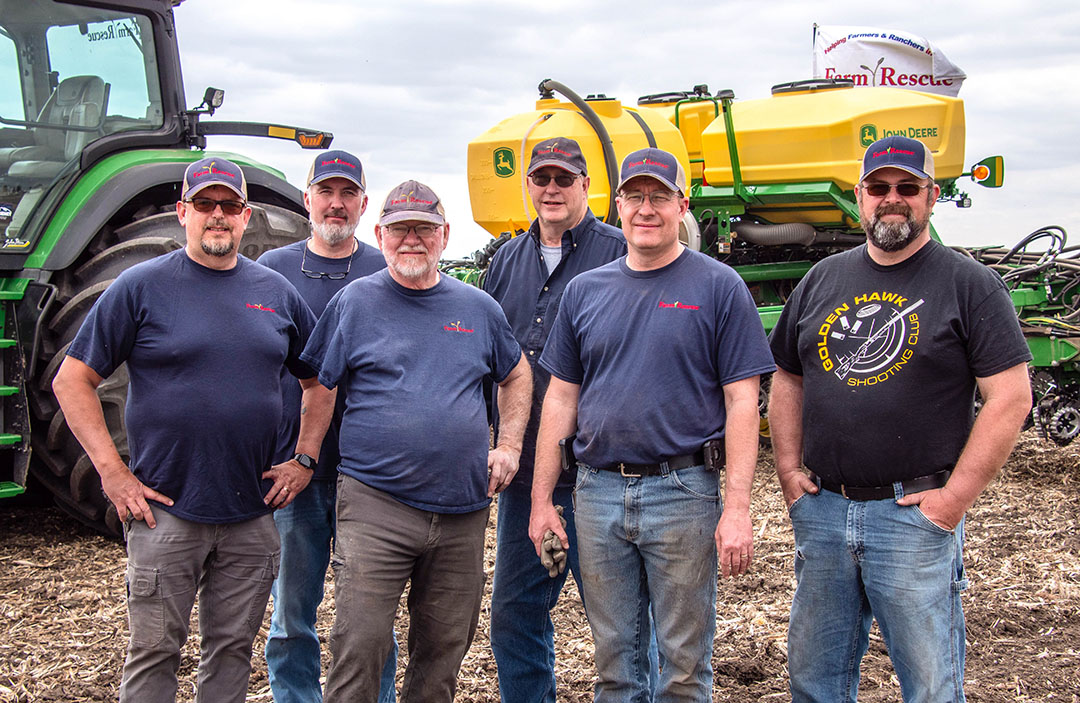 Farmers helping other farmers in Iowa