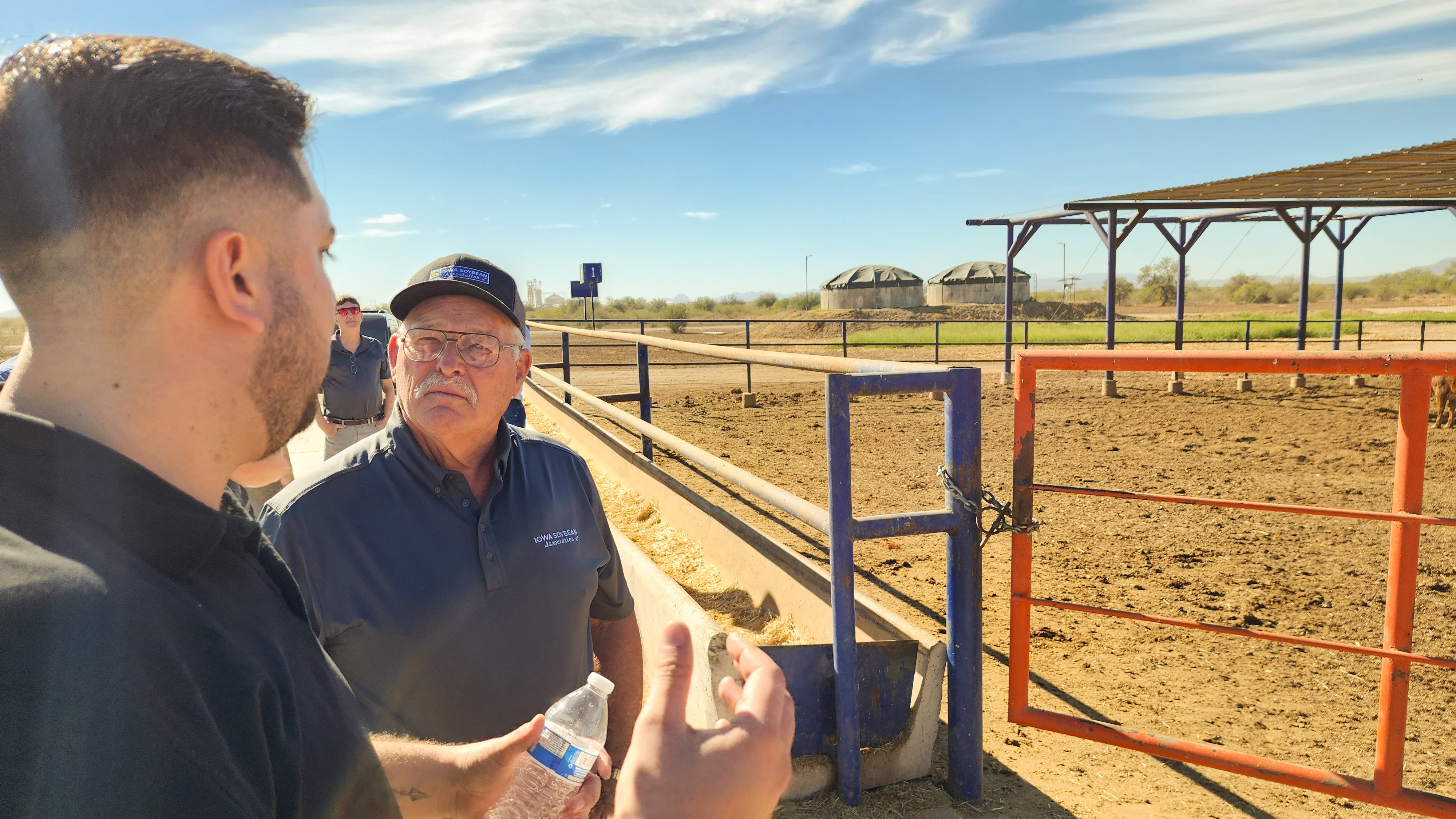 Warren Bachman talks with a Mexican Beef Producer