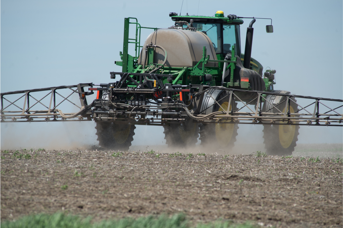 Sprayer Applies Fertilizer