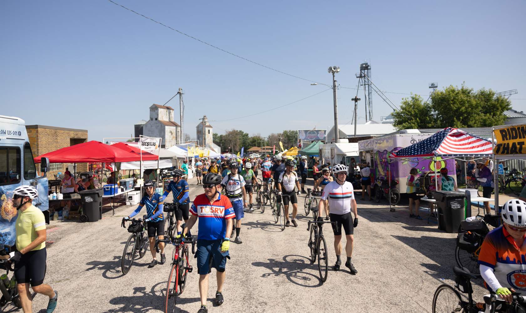 RAGBRAI riders in Alexander