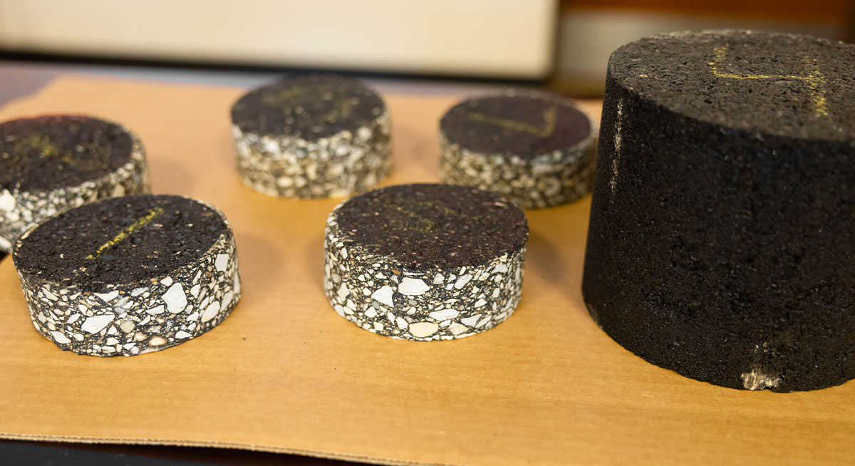 Soy Asphalt Samples of asphalt in classroom