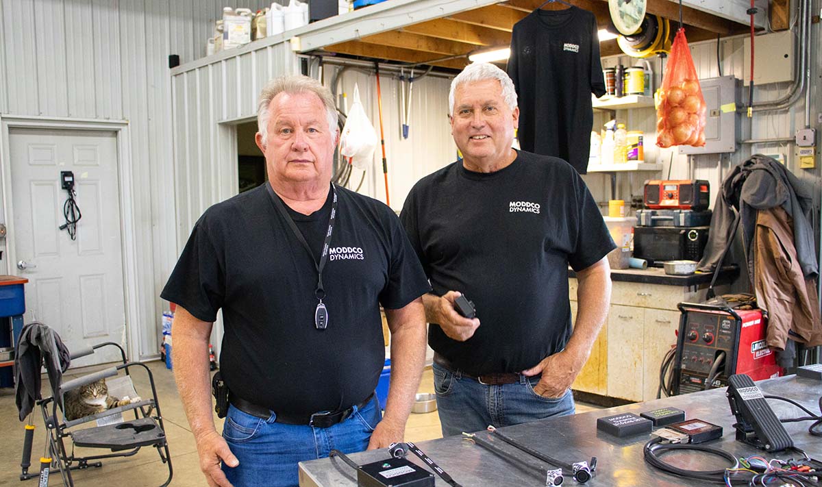 Two members of the MODDCO team