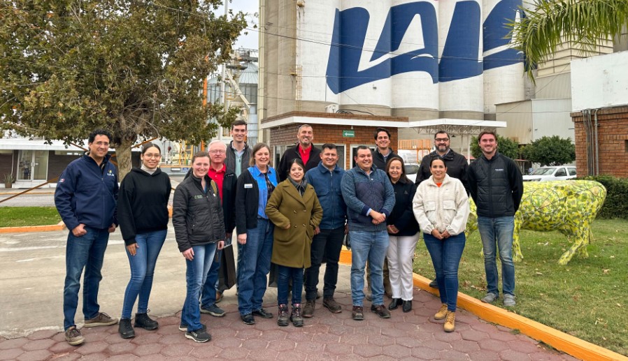 Soybean producers meeting with ingredient buyers