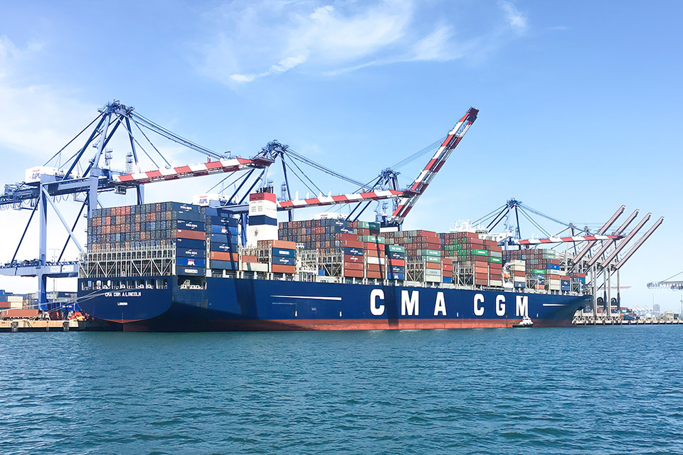 Container vessel in Port of Los Angeles