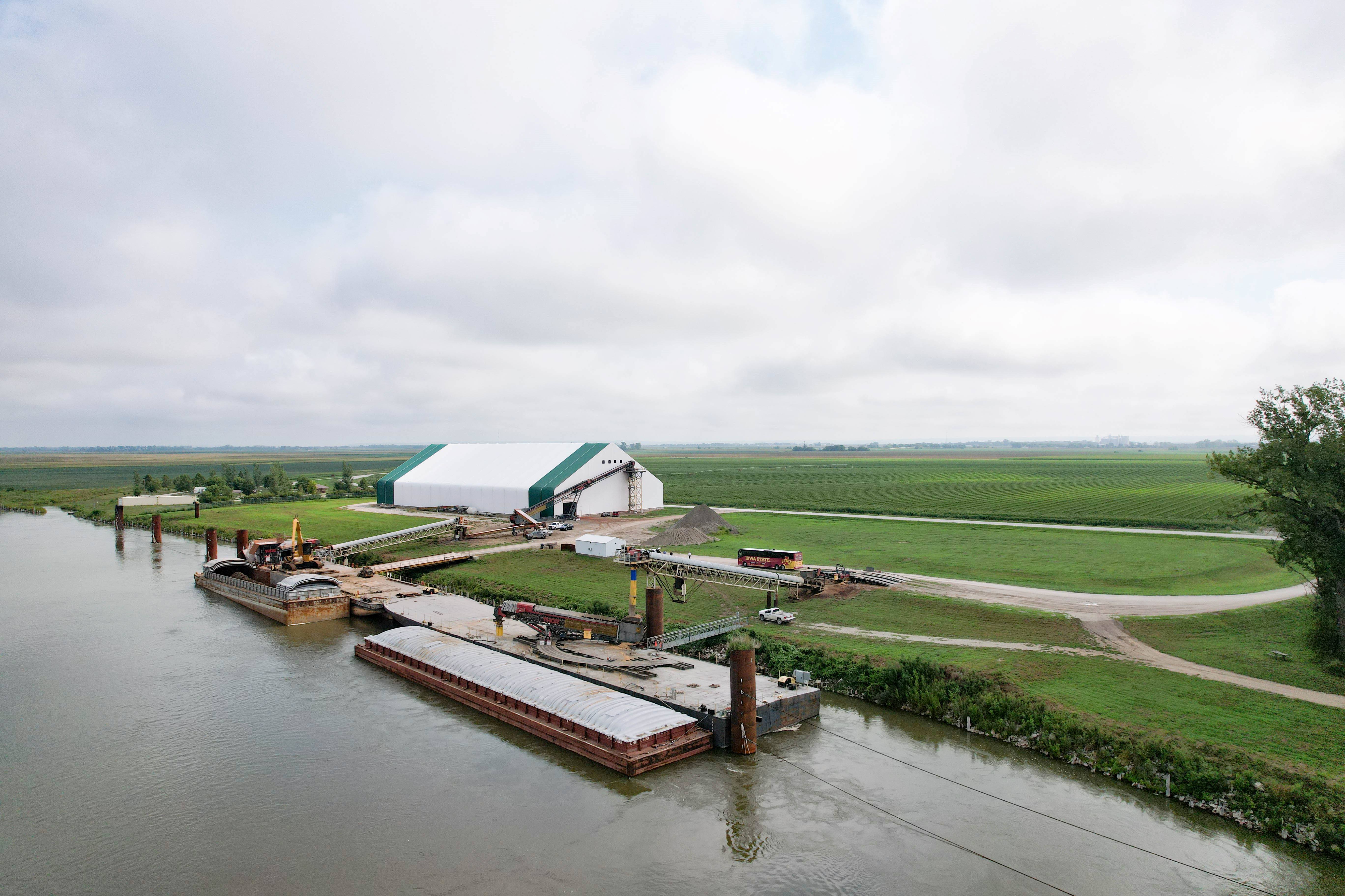 Grain terminal on the Missouri River