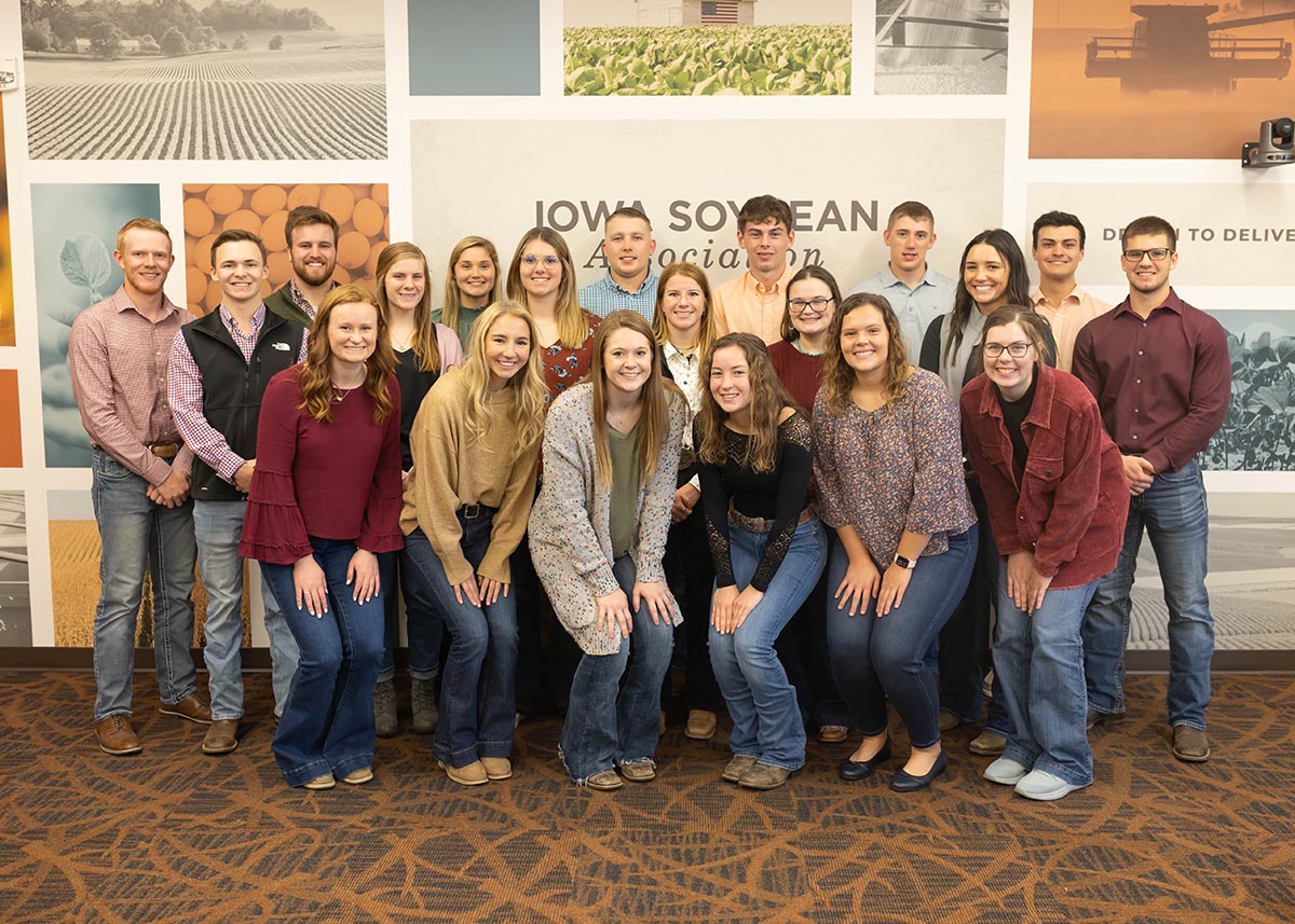 College students at the Iowa Soybean Association